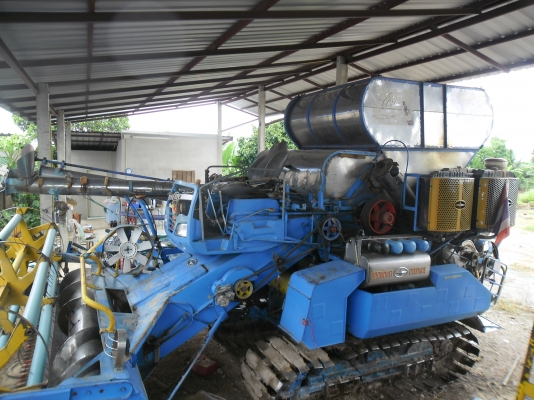 ขายด่วนรถเกี่ยวข้าวศักดิ์พัฒนา FG 2002