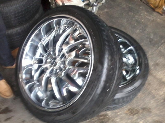 ขาย 22 นิ้ว เดิมไม่เคยซ่อม สวยเว่อร์ พน้อมยาง