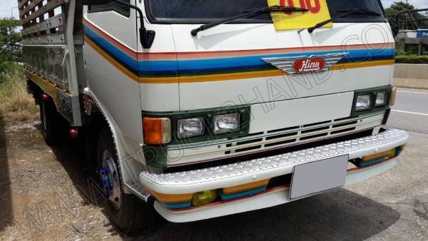 รถบรรทุก 6 ล้อ ยี่ห้อ HINO รุ่น FB12