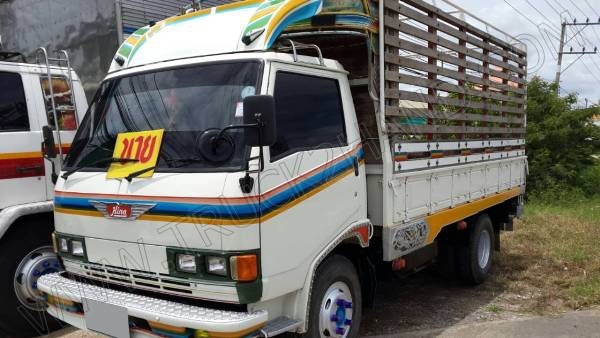 รถบรรทุก 6 ล้อ ยี่ห้อ HINO รุ่น FB12