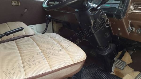 รถบรรทุก 6 ล้อ ยี่ห้อ HINO รุ่น FB12