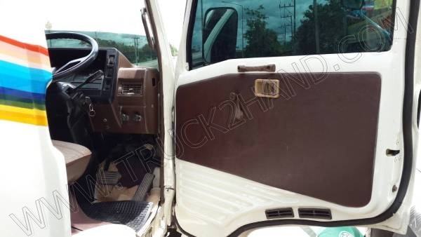 รถบรรทุก 6 ล้อ ยี่ห้อ HINO รุ่น FB12