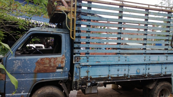 (จองแล้วจากจ.เพชรบูรณ์)6ล้อรั้วNPR115แรง เดิมๆ หัวเดิม เครื่องดี เกียร์ดี(ขายตามสภาพ) เอกสาร ม.79