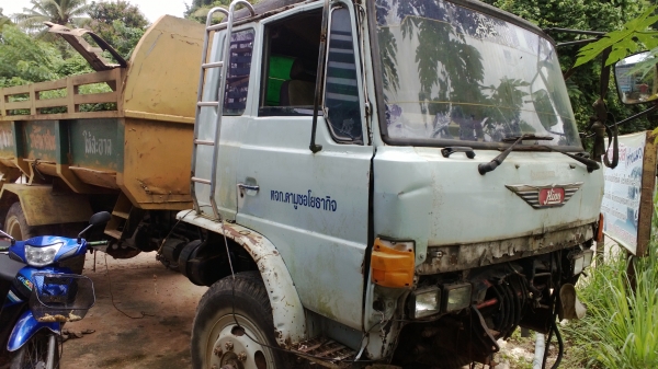 6ล้อดั้มเรือ HINO KR300  150แรง เครื่องEH300 ยาง9....