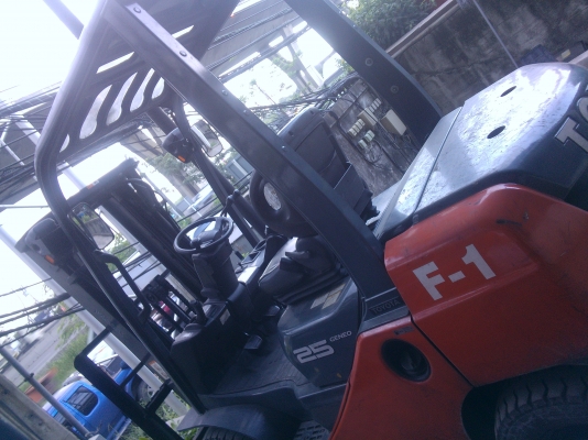 ขายรถฟอร์คลีฟท์ TOYOTA 8FD25 เสา4เมตร ดีเซลออโต้ปี2007,3123 ชม.สภาพดีมากๆ รถนอกนำเข้า ติดต่อมานะ 085-9049669