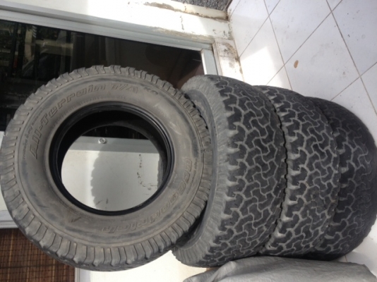 ขายยาง Mickey Thompson 305 70 16 สวยๆ 4 เส้น