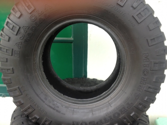 ขายยาง Mickey Thompson 305 70 16 สวยๆ 4 เส้น