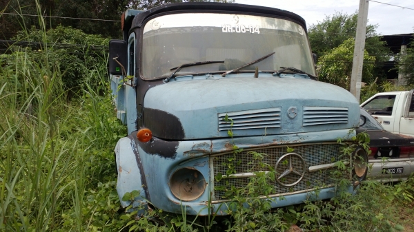 6ล้อดั้มBENZเครื่องเดิมเกียร์เดิม ยางสวย 900-20 ใช้งานได้...ขาย190000..