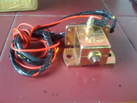 ขายไฟสปอตไลท์น่าจะของนิสสัน ของสวยครบขายถูกๆ-รีเลย์ช่วยสตาร์ท ขายไฟสปอตไลท์น่าจะของนิสสัน ของสวยครบขายถูกๆ-รีเลย์ช่วยสตาร์ท