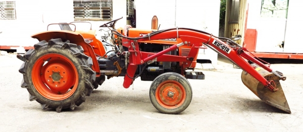 รถแทรคเตอร์ KUBOTA L2200 พร้อมบุ๊งกี๋ มือสองญี่ปุ่นแท้ๆ นำเข้าโดยตรงจากผู้นำเข้า รถแทรคเตอร์ KUBOTA L2200 พร้อมบุ๊งกี๋ มือสองญี่ปุ่นแท้ๆ นำเข้าโดยตรงจากผู้นำเข้า