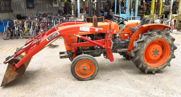 รถแทรคเตอร์ KUBOTA L2200 พร้อมบุ๊งกี๋ มือสองญี่ปุ่นแท้ๆ นำเข้าโดยตรงจากผู้นำเข้า รถแทรคเตอร์ KUBOTA L2200 พร้อมบุ๊งกี๋ มือสองญี่ปุ่นแท้ๆ นำเข้าโดยตรงจากผู้นำเข้า