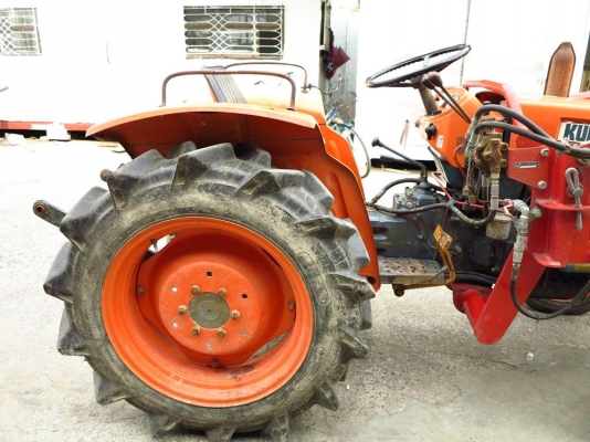 รถแทรคเตอร์ KUBOTA L2200 พร้อมบุ๊งกี๋ มือสองญี่ปุ่นแท้ๆ นำเข้าโดยตรงจากผู้นำเข้า รถแทรคเตอร์ KUBOTA L2200 พร้อมบุ๊งกี๋ มือสองญี่ปุ่นแท้ๆ นำเข้าโดยตรงจากผู้นำเข้า