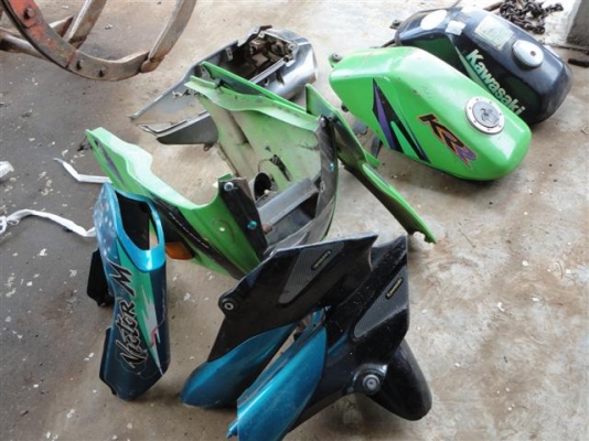 ขายถังน้ำมัน KRและของแถมทั้งหมดเลย