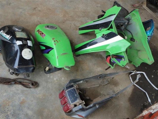 ขายถังน้ำมัน KRและของแถมทั้งหมดเลย