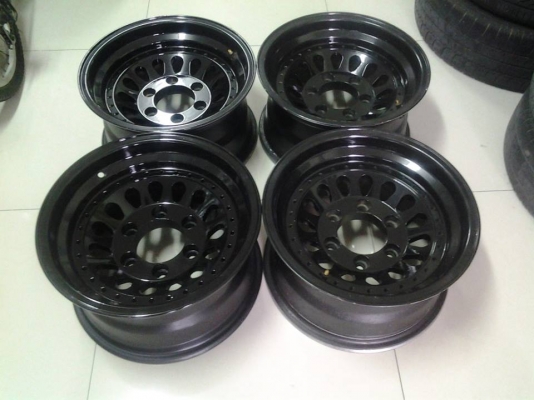ล้อนอก หยดน้ำ JAPAN 15x8 ET 0 6รู139.7 สีดำเงา ขอบหนา ไม่มีซ่อม  8500บาท