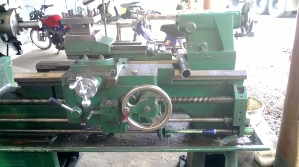 แท่นกลึง 6 ฟุต รุ่นหนัก คอลึก 3 เพลา เกียร์กระตุก 90,000 ด่วน
