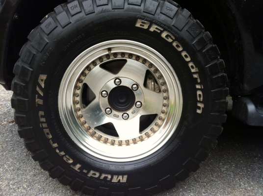 ขายยางBF 265/75/16 ปี2009 ราคา17500