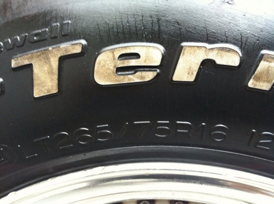 ขายยางBF 265/75/16 ปี2009 ราคา17500