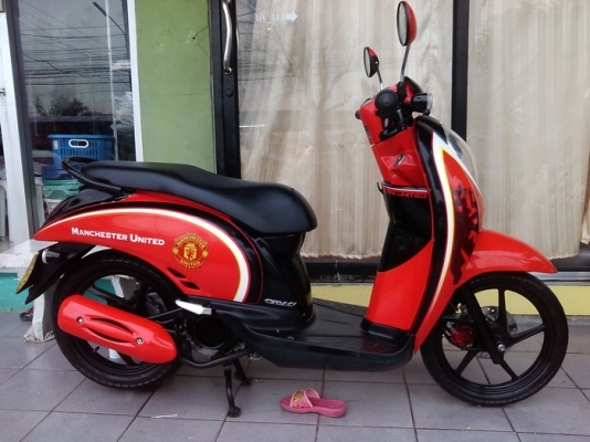 Scoopy-i ลายแมนยู (ล้อแม็กซ์) สวยๆ ตจวส่งได้ครับ