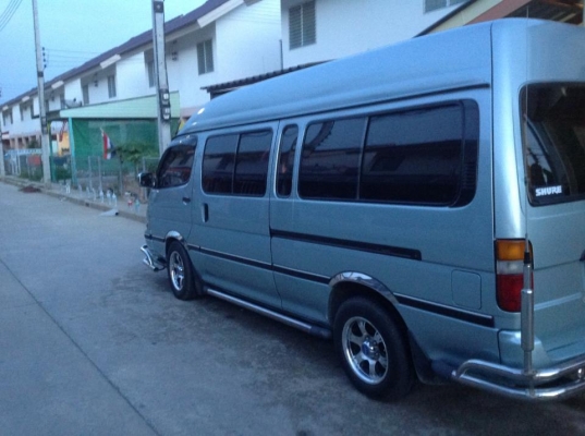 ขายด่วนครับ รถตู้ TOYOTA HIACE COMMUTER  แต่ง vip แบบจัดเต็ม ติดต่อ คุณวรวัฒน์ 0815464118