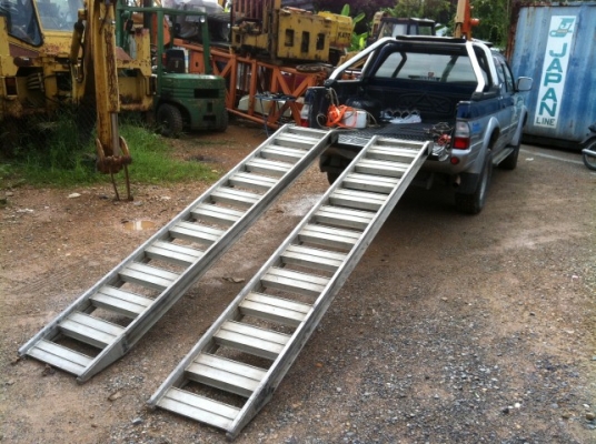 ขายคาน อลูมีเนียม สำหรับขึันรถแบ็คโฮ