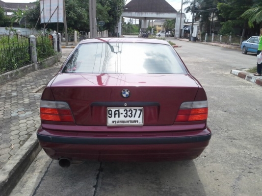 bmw 318i 1996 สีแดง เครื่องเจ 2500 เบนซิน ออกค่าโอนให้