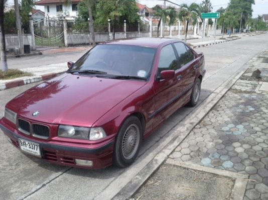 bmw 318i 1996 สีแดง เครื่องเจ 2500 เบนซิน ออกค่าโอนให้