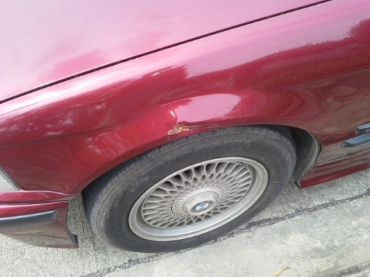 bmw 318i 1996 สีแดง เครื่องเจ 2500 เบนซิน ออกค่าโอนให้