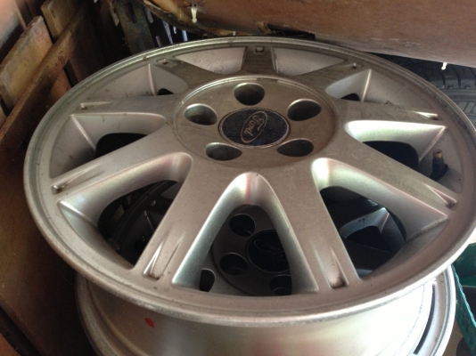 ขายแม็ก ฟอร์ดโฟกัส 5รู ขอบ15