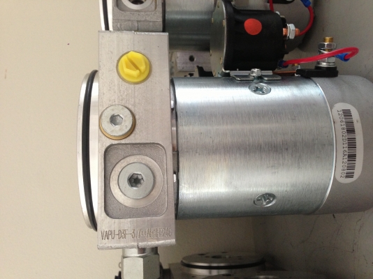 มอเตอร์ 12 v. สำหรับกะบะยกดั้มพ์5ตัน มอเตอร์ 12 v. สำหรับกะบะยกดั้มพ์5ตัน