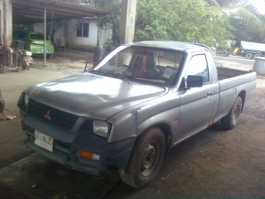 ขายรถกระบะ MITSUBISHI STRADA เครื่อง 2500 เลขตัวรถ MMTONK64ATA-011811 เลขเครื่อง 4D56THAB9219 จดทะเบียน 12 ธันวาคม 2539 ราคา 72000