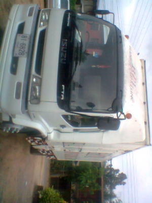 รถ 6 ล้อ ISUZU 200 แรงม้า