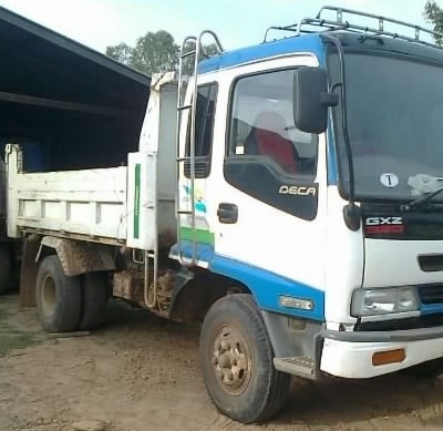 ISUZU DECA 195 HP 6HE1 หกล้อดั๊มพ์ กระบะดั๊มพ์เหล็ก 6 ตันความยาว 3.60 เมตรสภาพสวย เครื่องแห้งแรงดีไม่มีเยิ้ม ภายในเก๋งคอนโซลสวยครบพร้อม แอร์เย็น พ.เพาเวอร์ ก.ไฟฟ้า ระบบเบรคทริ๊ปฟี้ ช่วงล่างคัชซีสวยเดิมๆ ยาง 8.25 ขอบ 16 สภาพดี 70\% พร้อมบรรทุกพร้อมใช้งาน เอ