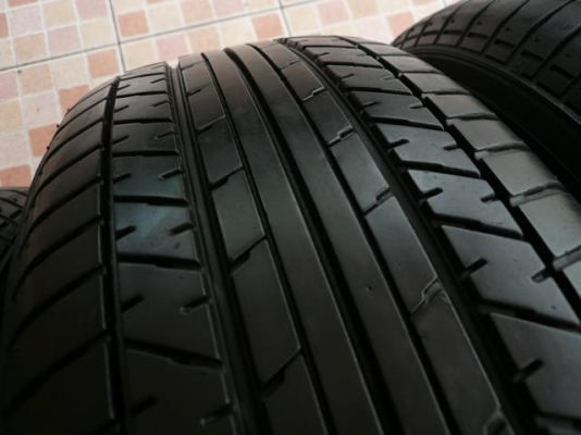 ขายยาง YOKOHAMA----215-60-17----ปี12 สวยๆ (1ชุด)