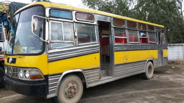 ขายรถบัสพัดลม HINO เครื่อง EH700 168 แรงม้า ยาว 5.50 เมตร ราคา 250000