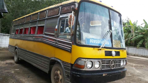 ขายรถบัสพัดลม HINO เครื่อง EH700 168 แรงม้า ยาว 5.50 เมตร ราคา 250000