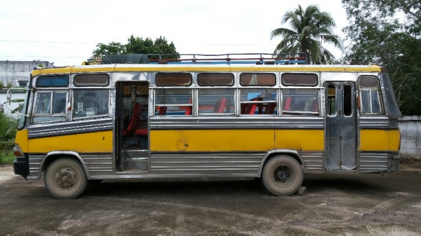 ขายรถบัสพัดลม HINO เครื่อง EH700 168 แรงม้า ยาว 5.50 เมตร ราคา 250000