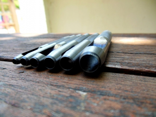 ตุ๊ดตู่ เหล็กปั้มรู 6 ตัวชุด 1/8 - 5/16 ตราขวานคู่