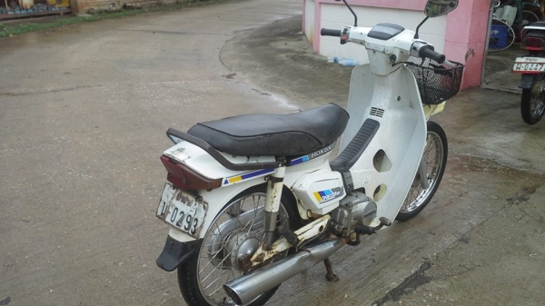 ดรีมคุรุสภาสีขาวทะเบียนโอนเดิมๆขายถูกๆ11500บาท ดรีมคุรุสภาสีขาวทะเบียนโอนเดิมๆขายถูกๆ11500บาท