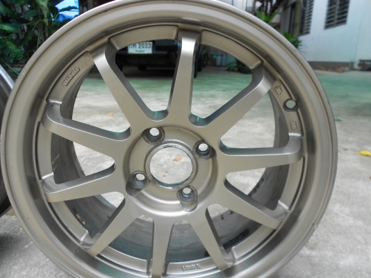 ขายล้อแม็ก 15 นิ้ว ใส่ 4 รู 100 *** มี 2 วง