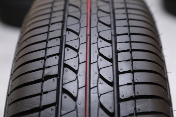 ขายล้อกะทะ Suzuki Swift ขนาด 15 นิ้ว พร้อมยางป้ายแดง ปี13