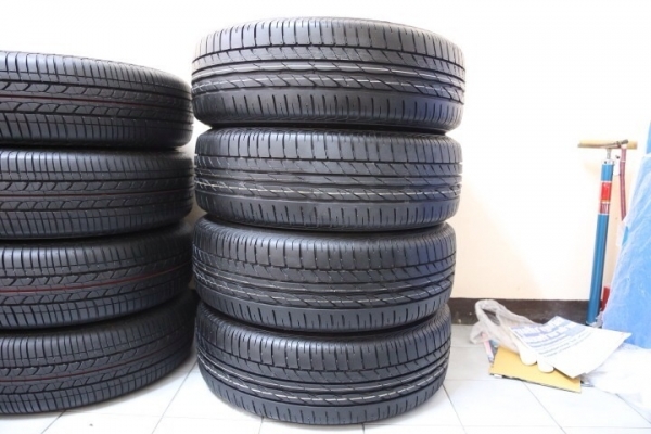 ขายล้อแม็ก SUZUKI SWIFT ขนาด 16 นิ้ว พร้อมยางป้ายแดง ปี13 ขายล้อแม็ก SUZUKI SWIFT ขนาด 16 นิ้ว พร้อมยางป้ายแดง ปี13