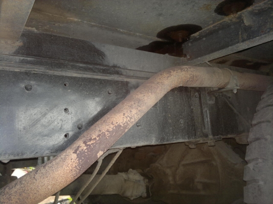 ขายรถเกี่ยวข้าวสามชุกการช่าง + พร้อมรถเทรลเลอร์ 10 ล้อ