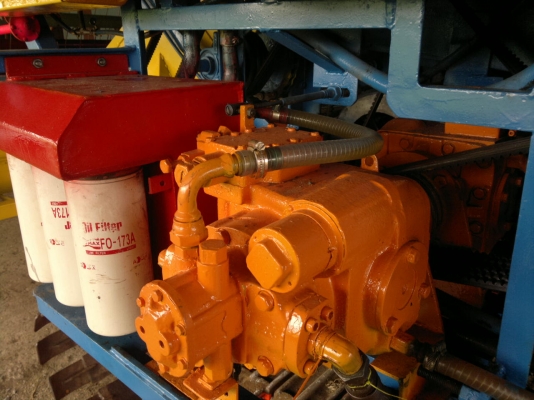 ขายรถเกี่ยวข้าวสามชุกการช่าง + พร้อมรถเทรลเลอร์ 10 ล้อ