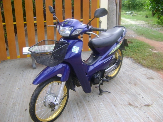 wave z ปี 47 ราคานี้โอนให้ฟรีครับ เดิมมากๆๆ ทะเบียนหมด พ.ค. 57 ชุดโอนครบ