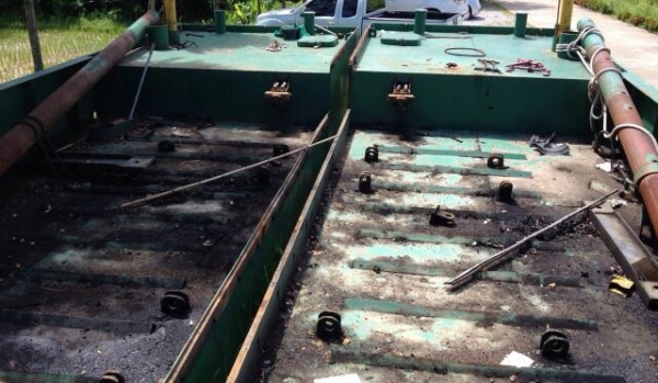 ขายเรือบรรทุกแม็คโคร1คู่พร้อมใช้ สำหรับงานขุดลอกคลอง