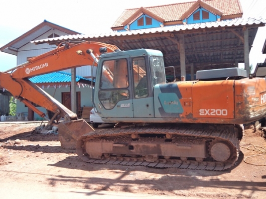 ขายรถขุดEX200-2  ขายตามสภาพ พร้อมเอกสาร