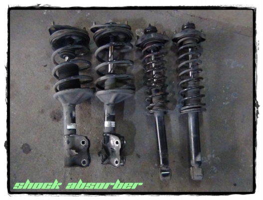 ขายโช๊คอัพ KYB พร้อมสปริงใส่ CK หรือ E-Car ก็ได้ ทั้งชุดราคา 3,500 บาท