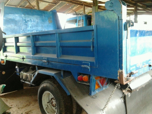 HINO FD 195 HP HO7D หกล้อดั๊มพ์ สมอเงินสวยจัด กระบะดั๊มพ์เหล็ก 6 ตันความยาว 3.60 เมตร เครื่องแห้งแรงดี ภายในเก๋งคอนโซลสวยเต็ม แอร์เย็น พ.เพาเวอร์ ก.ไฟฟ้า ระบบเบรคทริ๊ปฟี้ครบครัน ช่วงล่างใหญ่ดีคัชซีสวยมาก ยาง 8.25 ขอบ 16 สภาพดี 80\% พร้อมบรรทุกพร้อมใช้งาน เ