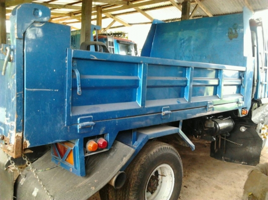 HINO FD 195 HP HO7D หกล้อดั๊มพ์ สมอเงินสวยจัด กระบะดั๊มพ์เหล็ก 6 ตันความยาว 3.60 เมตร เครื่องแห้งแรงดี ภายในเก๋งคอนโซลสวยเต็ม แอร์เย็น พ.เพาเวอร์ ก.ไฟฟ้า ระบบเบรคทริ๊ปฟี้ครบครัน ช่วงล่างใหญ่ดีคัชซีสวยมาก ยาง 8.25 ขอบ 16 สภาพดี 80\% พร้อมบรรทุกพร้อมใช้งาน เ